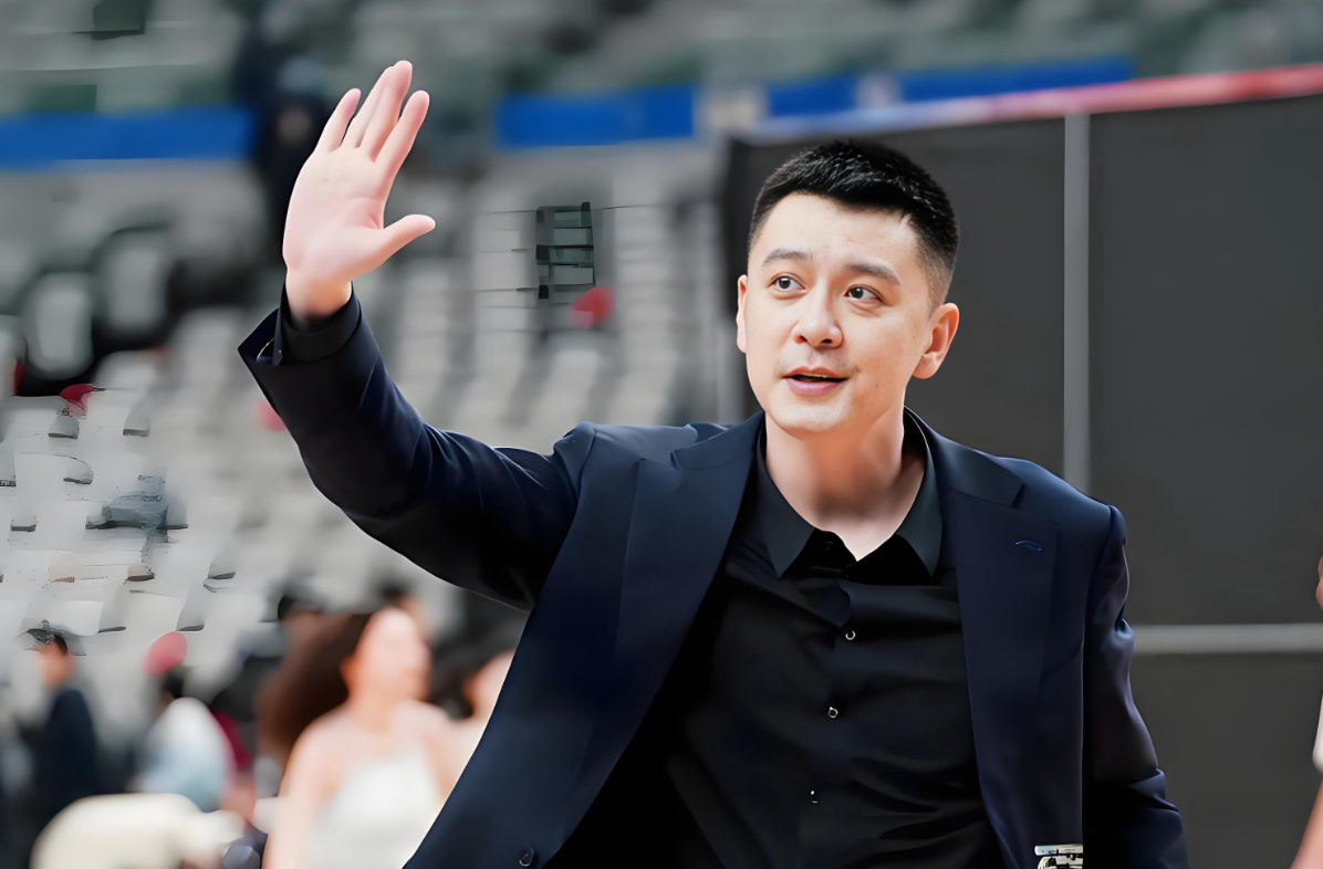虎扑篮球-篮球媒体人:辽宁队同意杨鸣辞职,新一任主教练锁定人选